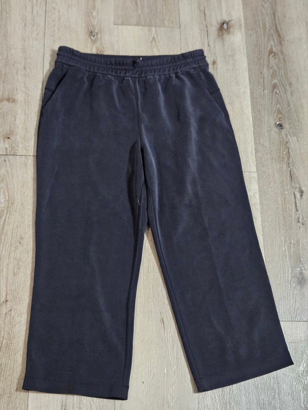 Lululemon Softstreme High-Rise Straight-Leg Cropped Pant Size 10 Black - Picture 3 of 8